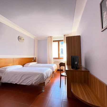 Hotel Ristorante Centrale Vestone 外观 照片