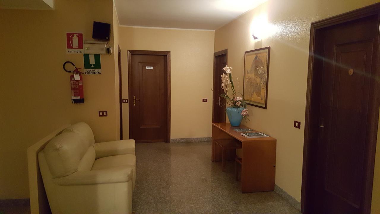 Hotel Ristorante Centrale Vestone 外观 照片