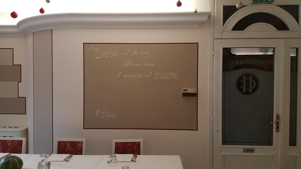 Hotel Ristorante Centrale Vestone 外观 照片