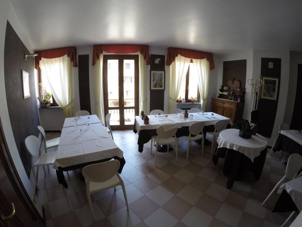 Hotel Ristorante Centrale Vestone 外观 照片