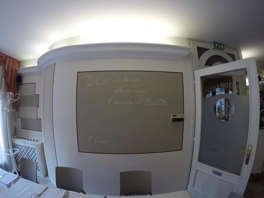 Hotel Ristorante Centrale Vestone 外观 照片