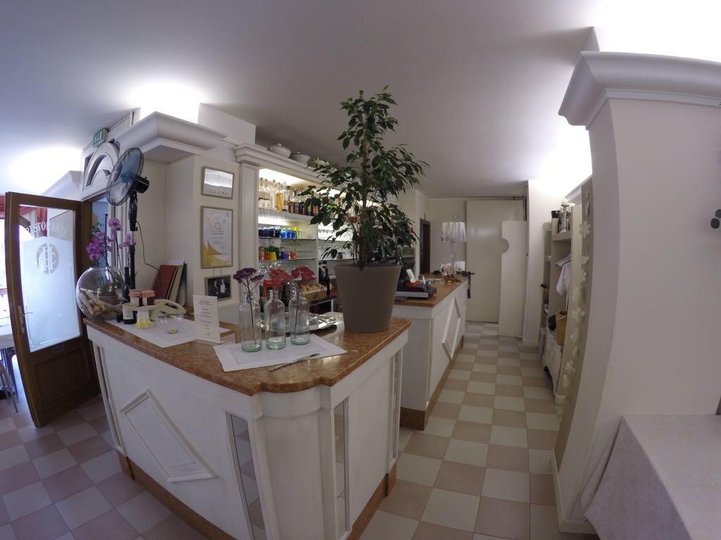 Hotel Ristorante Centrale Vestone 外观 照片